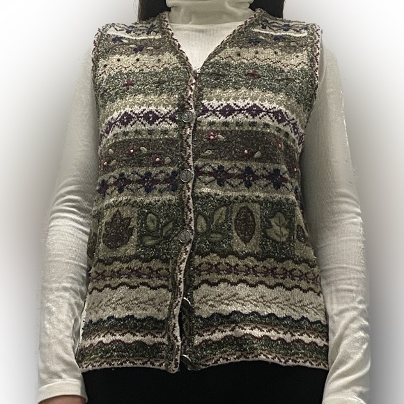 Northern Reflections V-neck Vest - Picture 7 of 8